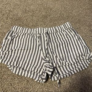 Volcom Shorts Size Small